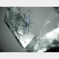hollandite inclusions